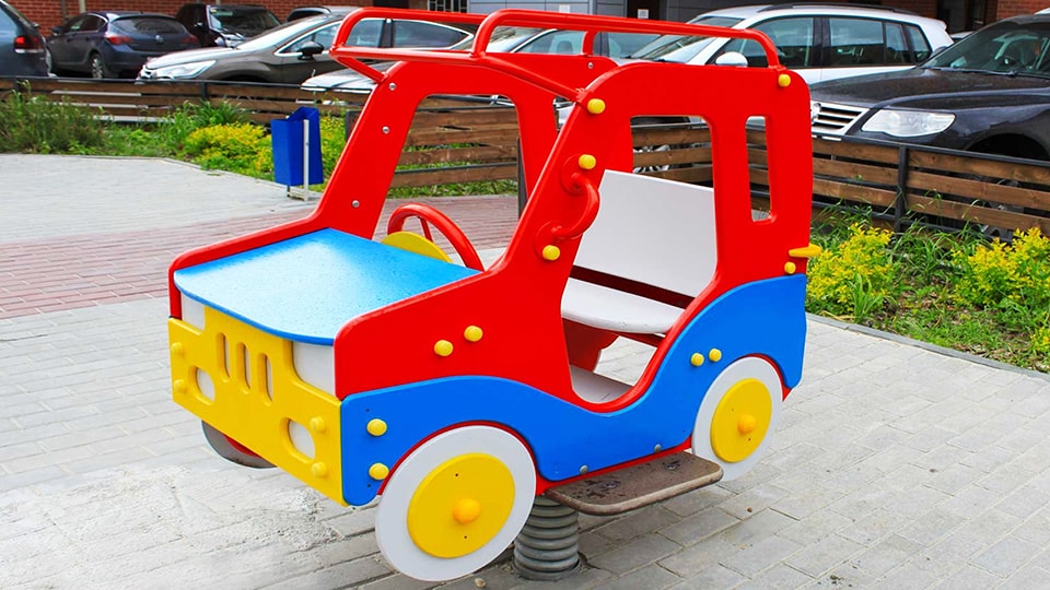 Доставка и установка машинок для детских площадок в Великом Новгороде